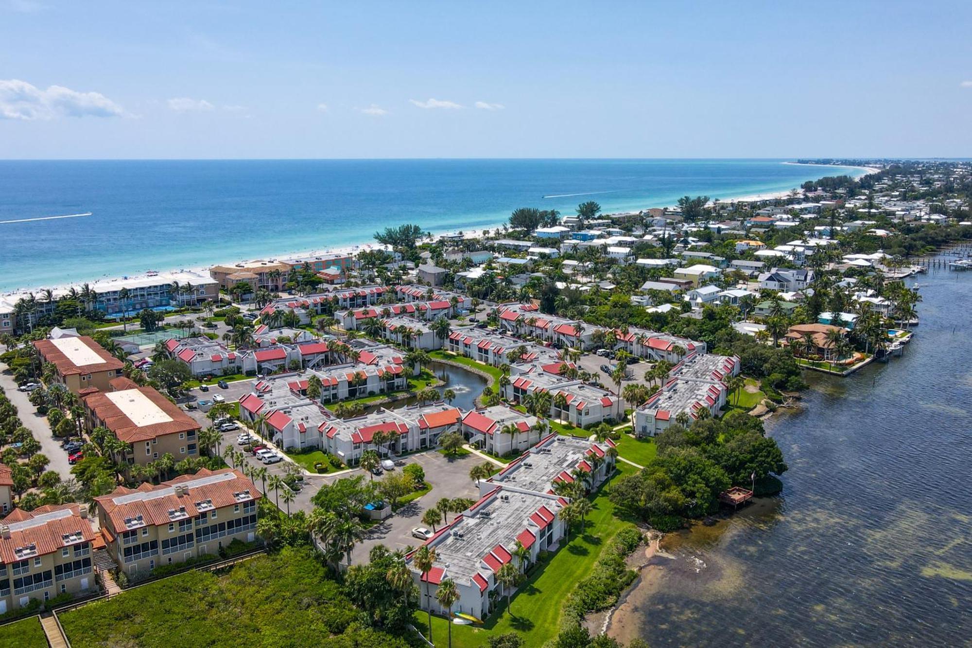 Runaway Bay Condos 布雷登顿海滩 客房 照片